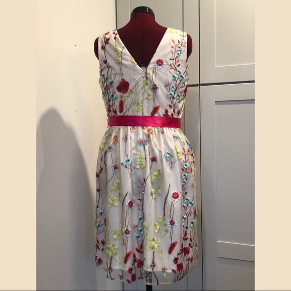 Floral Mesh sleeveless Dress - Picture 7 of 7